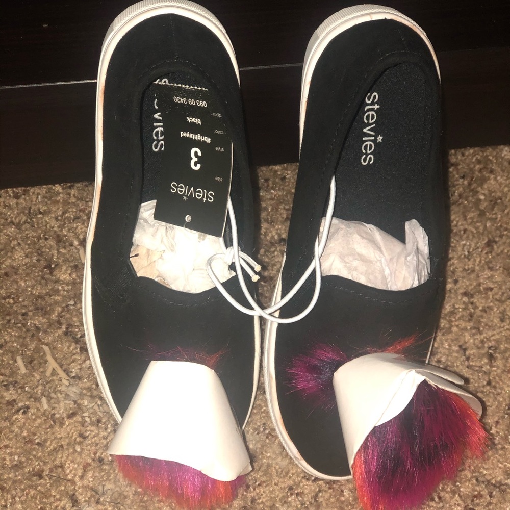 Girl’s slip on fashion sneakers